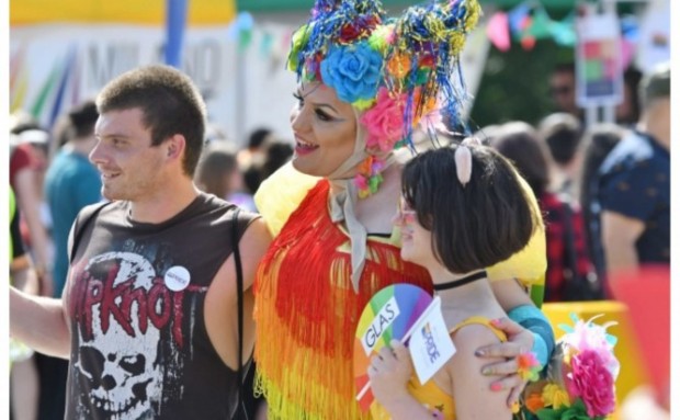Хиляди излязоха на протест в Белград срещу планирания гей парад