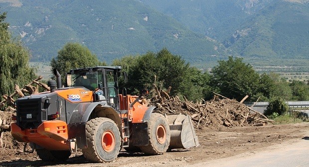 От 113 единици техника разчистваха пораженията от наводнението в Карловско