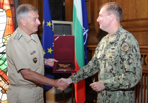 Началникът на отбраната адмирал Емил Ефтимов проведе среща днес 12