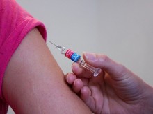 Здравното министерство получи около 300 хил. ваксини срещу "Омикрон"