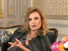 Днес навършва 65 години, но личат ли й изобщо?