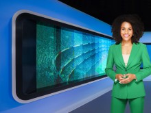 Екзотична красавица се присъедини към водещите на bTV
