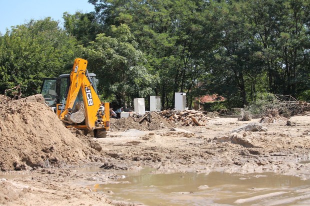 Възстановено е електрозахранването в пострадалите от наводнението села