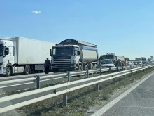Верижна катастрофа е станала на 115-ия километър АМ "Тракия", посока София