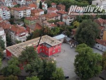 Напредва ремонтът на покрива на ОУ "Душо Хаджидеков" в Пловдив