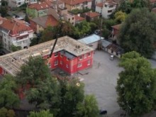Напредва ремонтът на покрива на ОУ "Душо Хаджидеков" в Пловдив