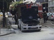 Пловдивски автомобил пламна в центъра на София