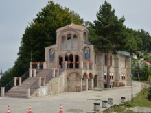 Тази вечер небето се отваря за молитвите на вярващите