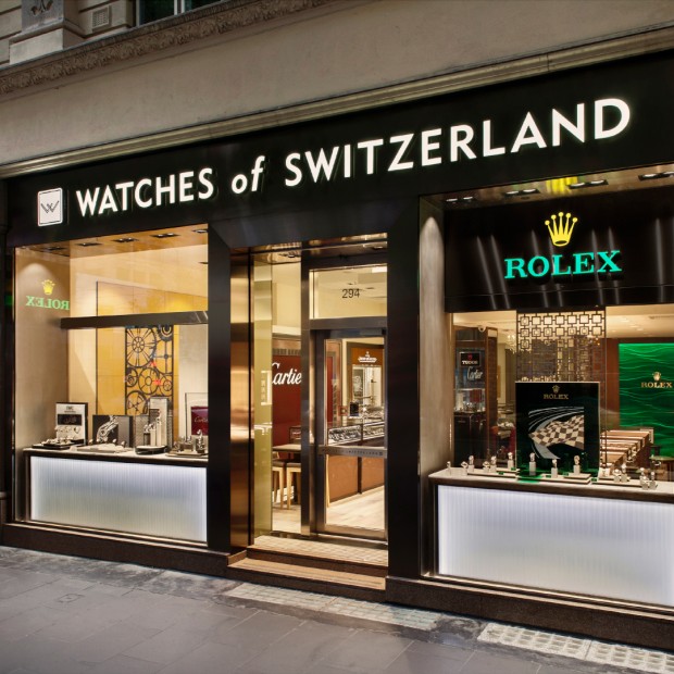 Хората занимаващи се професионално с търговията на луксозни часовници обикновено