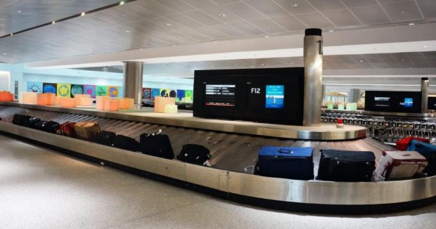 По над половин час висят пътниците в чакане багажа им