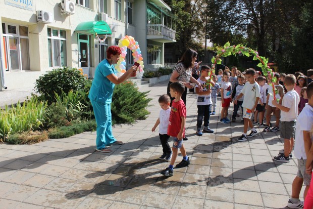 ДГ "Марица" в Пловдив подкрепи детската градина в Каравелово