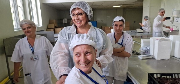 Корнелия Нинова се срещна с работниците в два завода в Ловеч и Горна Оряховица