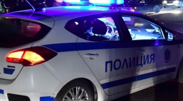 Полицията задържа след преследване по автомагистрала Тракия турски автобус с