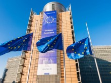 ЕК предлага затягане на правилата в медийния сектор на ЕС
