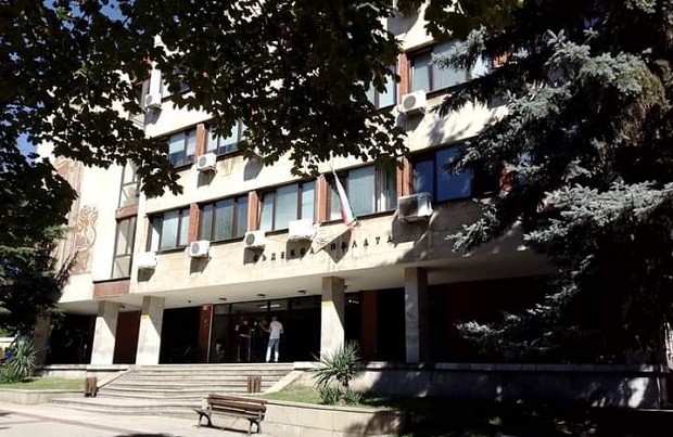 Оставиха в ареста задържания за купуване на гласове в Дупница