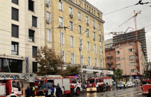 Има загинал човек при пожара в хотел в София