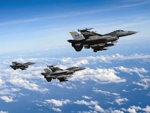 САЩ и Украйна обсъждат доставката на F-16 и Patriot