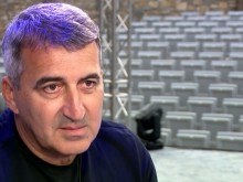 Човекът, който е неотлъчно до Лили Иванова през последните 18 години - с разказ за примата