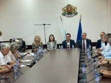 Министър Пулев: Хората и бизнесът не трябва да са заложници на политически кризи