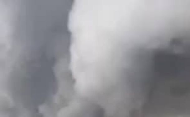 Зрители на NOVA споделиха кадри на торнадо преминало през Поморие в