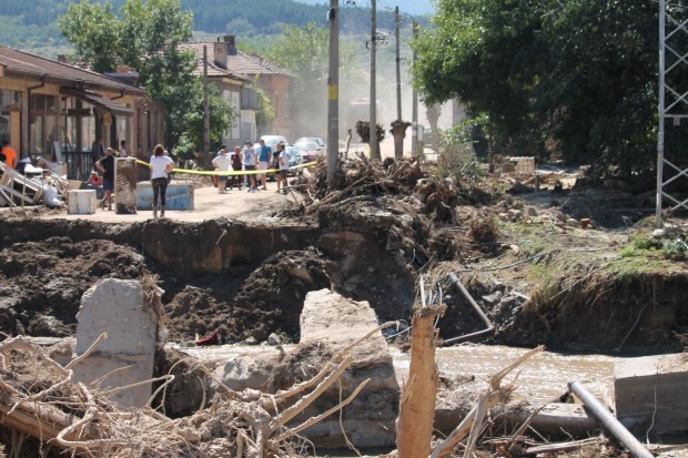 TD Започна възстановяването на водопроводната мрежа в най засегнатите части на карловските