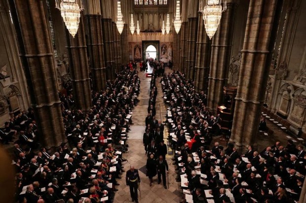 Монарси и лидери се събраха в Уестминстърското абатство за погребението на Елизабет II