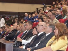 Работодатели разкриват нови работни места за студенти