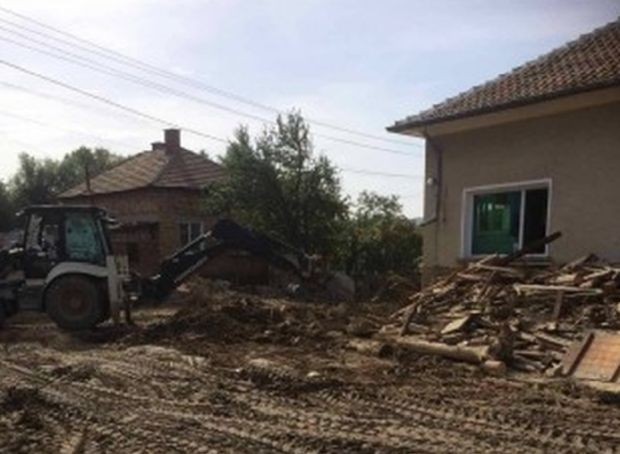 96 къщи в пострадалите карловски села Богдан, Каравелово и Слатина