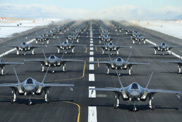 Швейцарският парламент одобри закупуването на 36 американски изтребителя F-35 на