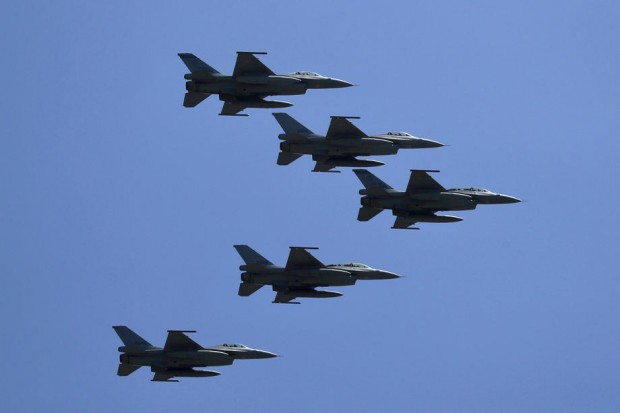 Пентагонът: Украйна може да получи изтребители F-16 след две-три години