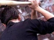 24-годишен преби трима свои близки с бухалка в Кърджали