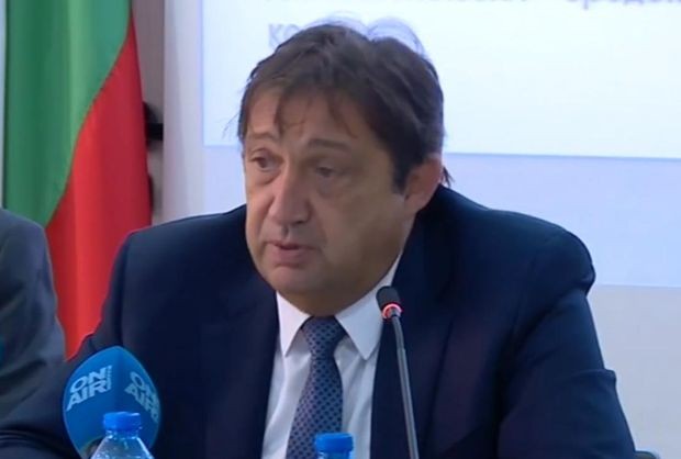 Министър Шишков: Проблемът със строителството на язовири е по-голям от този с магистралите