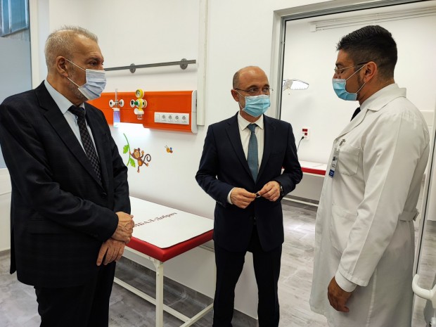 Министърът на здравеопазването откри обновеното Спешно отделение в МБАЛ - Добрич (ОБЗОР)