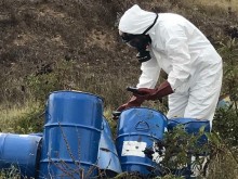 Задържаха виновника за изхвърлените варели с опасни химикали в София