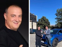 Краси Радков спази обещанието, даде спечелената кола