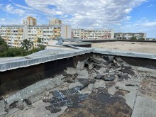 Ремонтират покривите на 10 училища и 12 детски градини в Бургас заради щормът