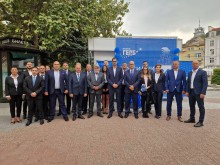 Кандидати от ГЕРБ-СДС се срещат с пловдивчани в предизборния пункт на Главната