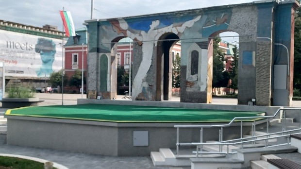 В Кюстендил поставят паметна плоча на сцена "Олга Борисова"