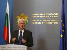 Министърът на отбраната Димитър Стоянов: Вредно е да се пестят пари от националната сигурност