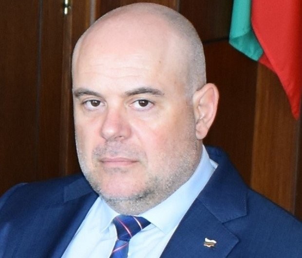 Главният прокурор Иван Гешев предупреди за опасност от конституционна криза