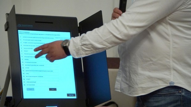 Машините на които ще гласуват българите в САЩ Канада и