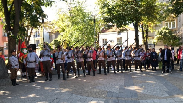 </TD
>С тържествен ритуал на пл. 22 септември продължиха в Пловдив