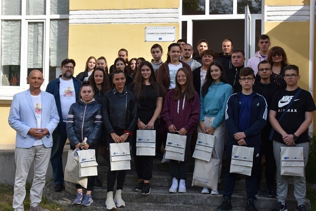 Младежи от Кюстендил отбелязаха Деня на европейското сътрудничество