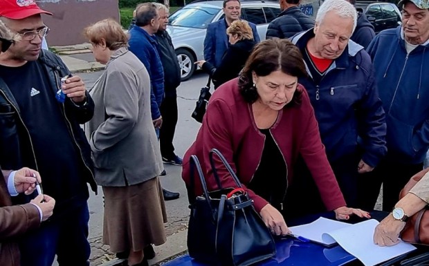 БСП - "Връбница" подкрепи протест на граждани от района срещу нов строеж в зелена площ