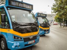 Фандъкова: София вече разполага с два автобуса за довеждащ транспорт в част от южните квартали