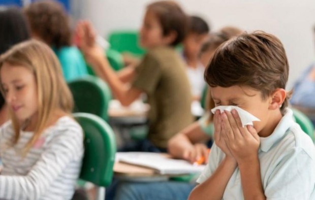 Карантинират все повече ученици - сезонните грипове се преплитат с коронавируса