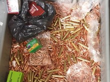 Контрабандни части за боеприпаси откриха в багажа на пътник на Летище Варна