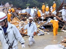 Двама души загинаха при преминаването на тайфуна Талас в Япония