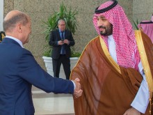 Шолц поиска задълбочаване на енергийното сътрудничество със Саудитска Арабия