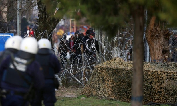 Турски военни помагат на мигрантите да преминат Марица към Гърция